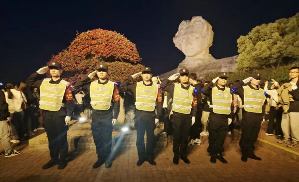 長沙紅光保安服務(wù)有限公司,長沙安保服務(wù),長沙安全服務(wù),長沙非武裝押運,勞務(wù)派遣服務(wù) 長沙紅光保安服務(wù)有限公司,長沙安保服務(wù),長沙安全服務(wù),長沙非武裝押運,勞務(wù)派遣服務(wù)