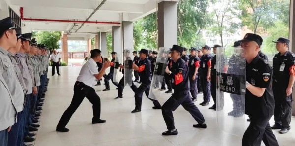 長沙紅光保安服務(wù)有限公司,長沙安保服務(wù),長沙安全服務(wù),長沙非武裝押運,勞務(wù)派遣服務(wù)