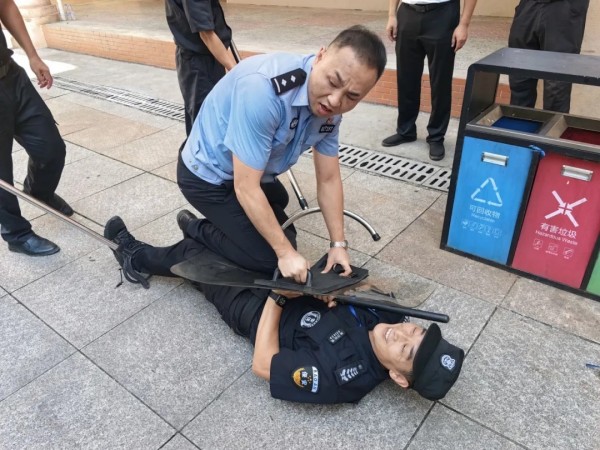 長沙紅光保安服務(wù)有限公司,長沙安保服務(wù),長沙安全服務(wù),長沙非武裝押運,勞務(wù)派遣服務(wù)