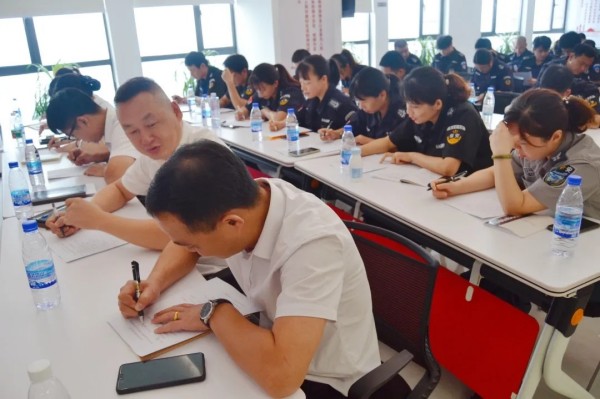 長沙紅光保安服務(wù)有限公司,長沙安保服務(wù),長沙安全服務(wù),長沙非武裝押運(yùn),勞務(wù)派遣服務(wù)