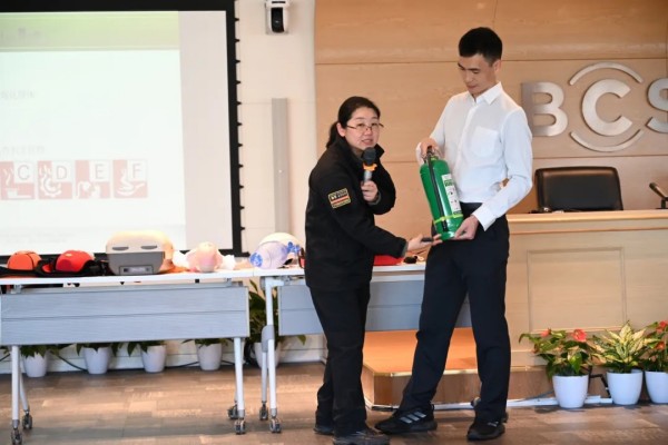 長(zhǎng)沙紅光保安服務(wù)有限公司,長(zhǎng)沙安保服務(wù),長(zhǎng)沙安全服務(wù),長(zhǎng)沙非武裝押運(yùn),勞務(wù)派遣服務(wù)